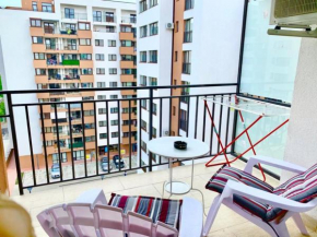 Big & Cosy Apartment with 3 double beds by Evelyn Apartments